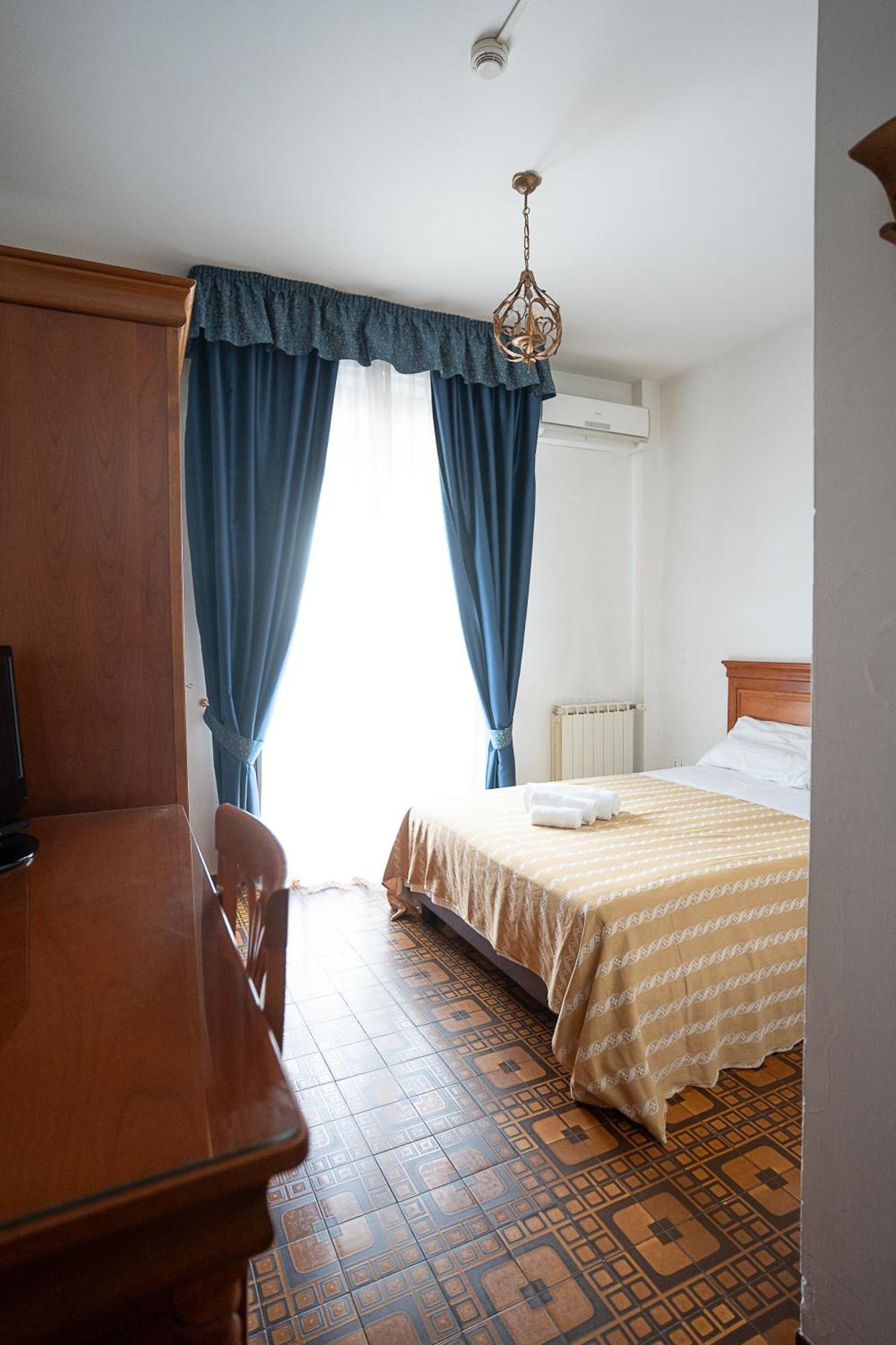 פונטרמולי Hotel Napoleon מראה חיצוני תמונה